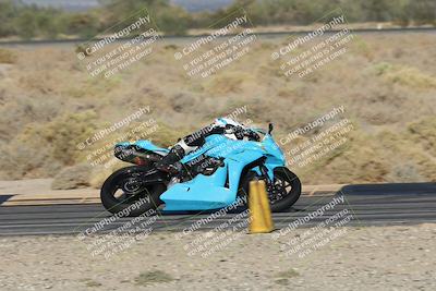 media/Nov-02-2025-CVMA (Sun) [[337aff29ab]]/Race 17-Amateur Supersport Middleweight/